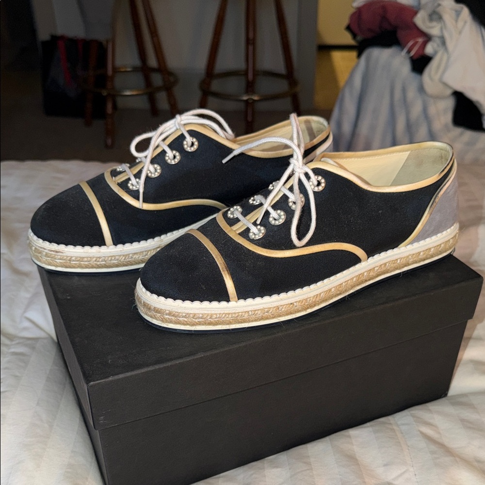 CHANEL Black and Gold Women's Flats